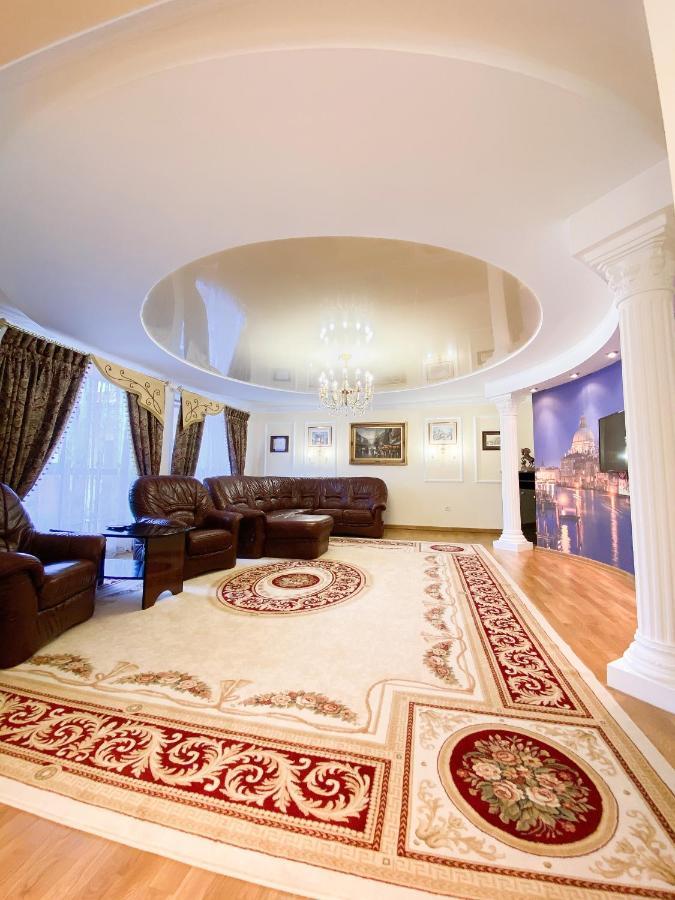 Петрос Family Hotel Яремче Екстериор снимка