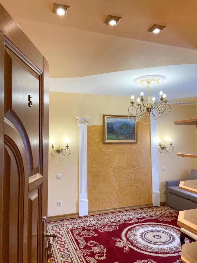 Петрос Family Hotel Яремче Екстериор снимка