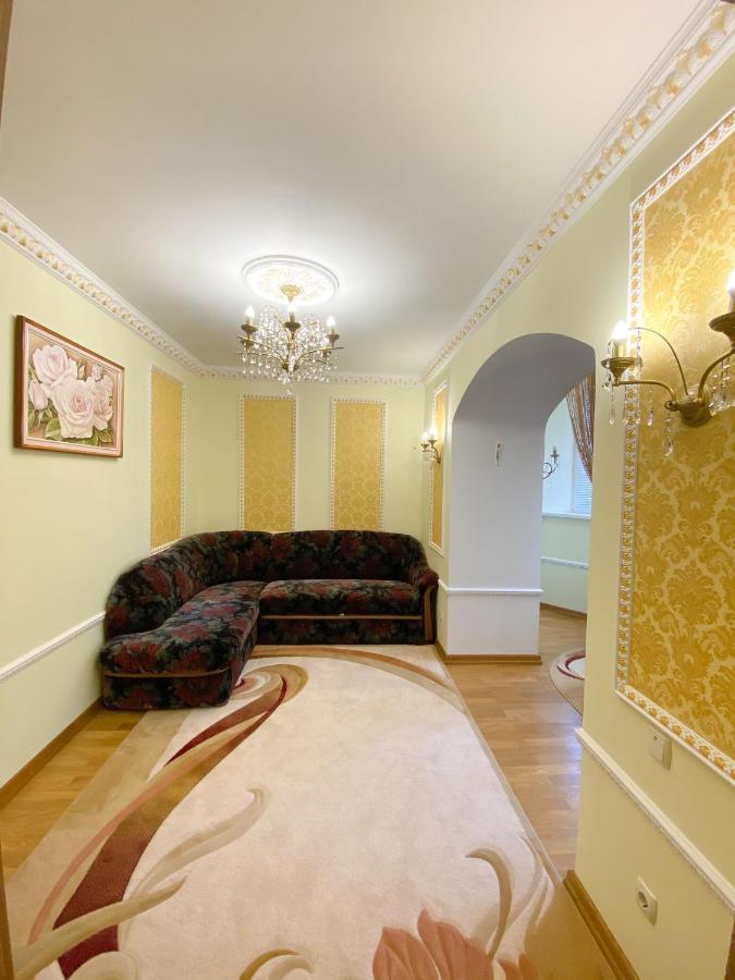 Петрос Family Hotel Яремче Екстериор снимка