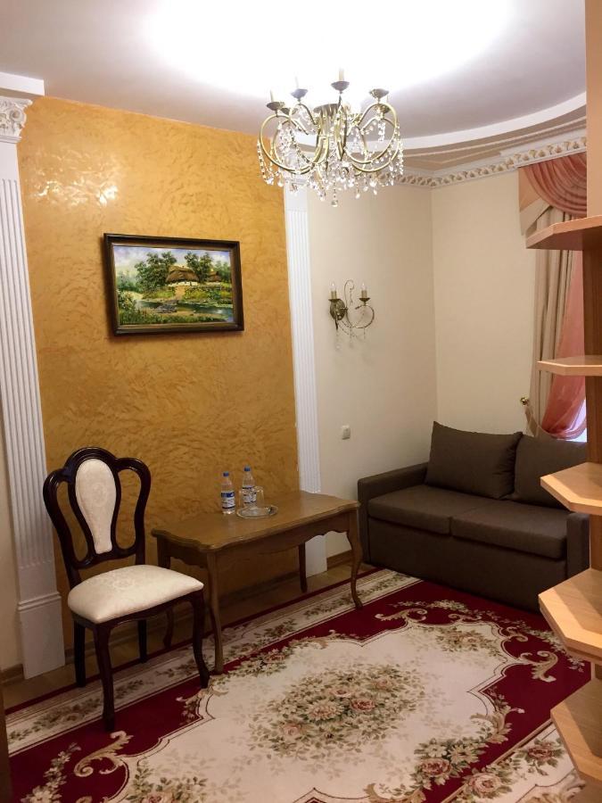 Петрос Family Hotel Яремче Екстериор снимка