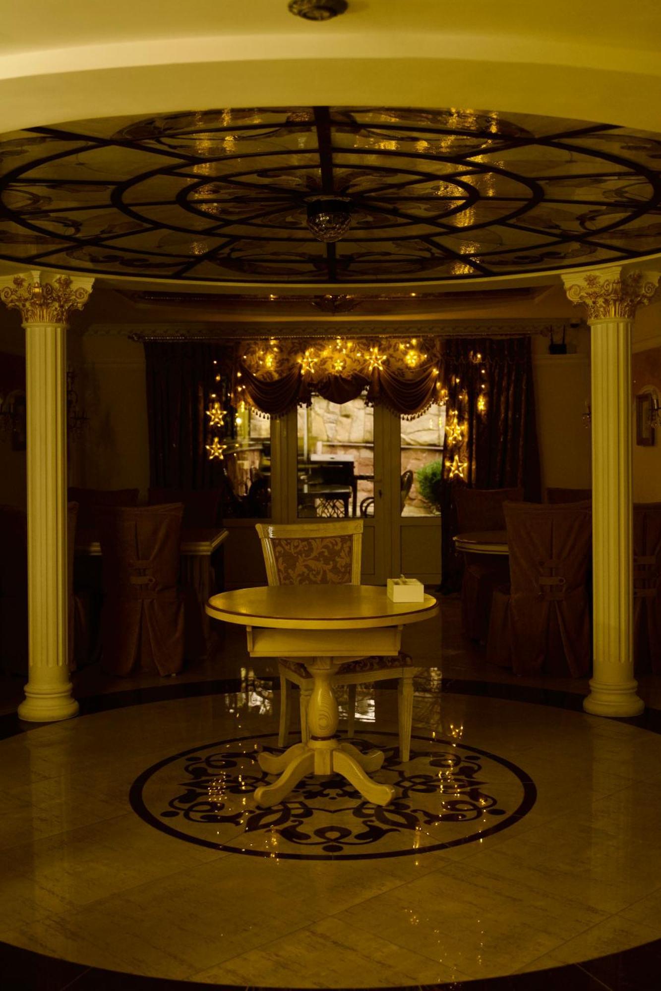 Петрос Family Hotel Яремче Екстериор снимка