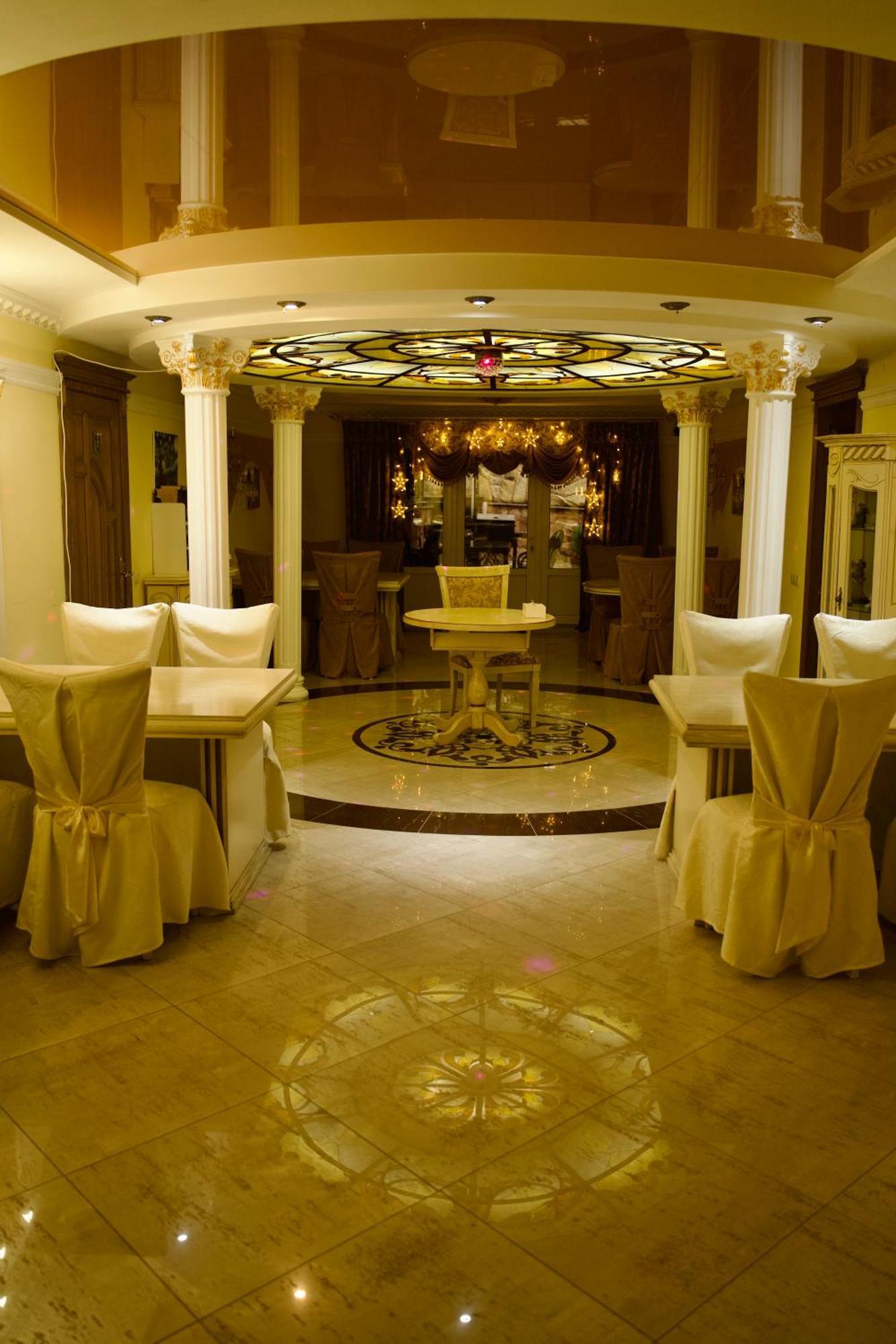 Петрос Family Hotel Яремче Екстериор снимка