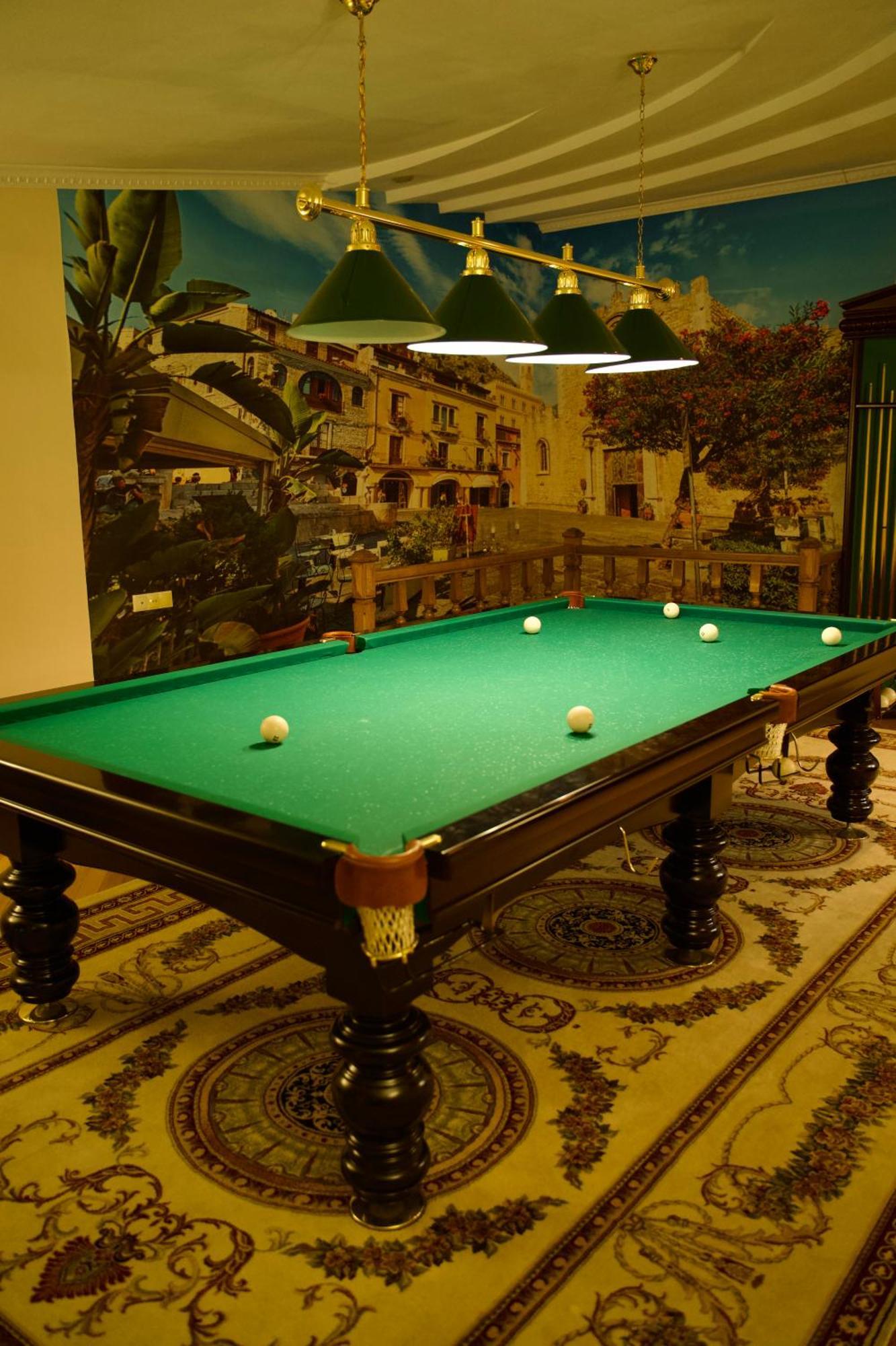 Петрос Family Hotel Яремче Екстериор снимка